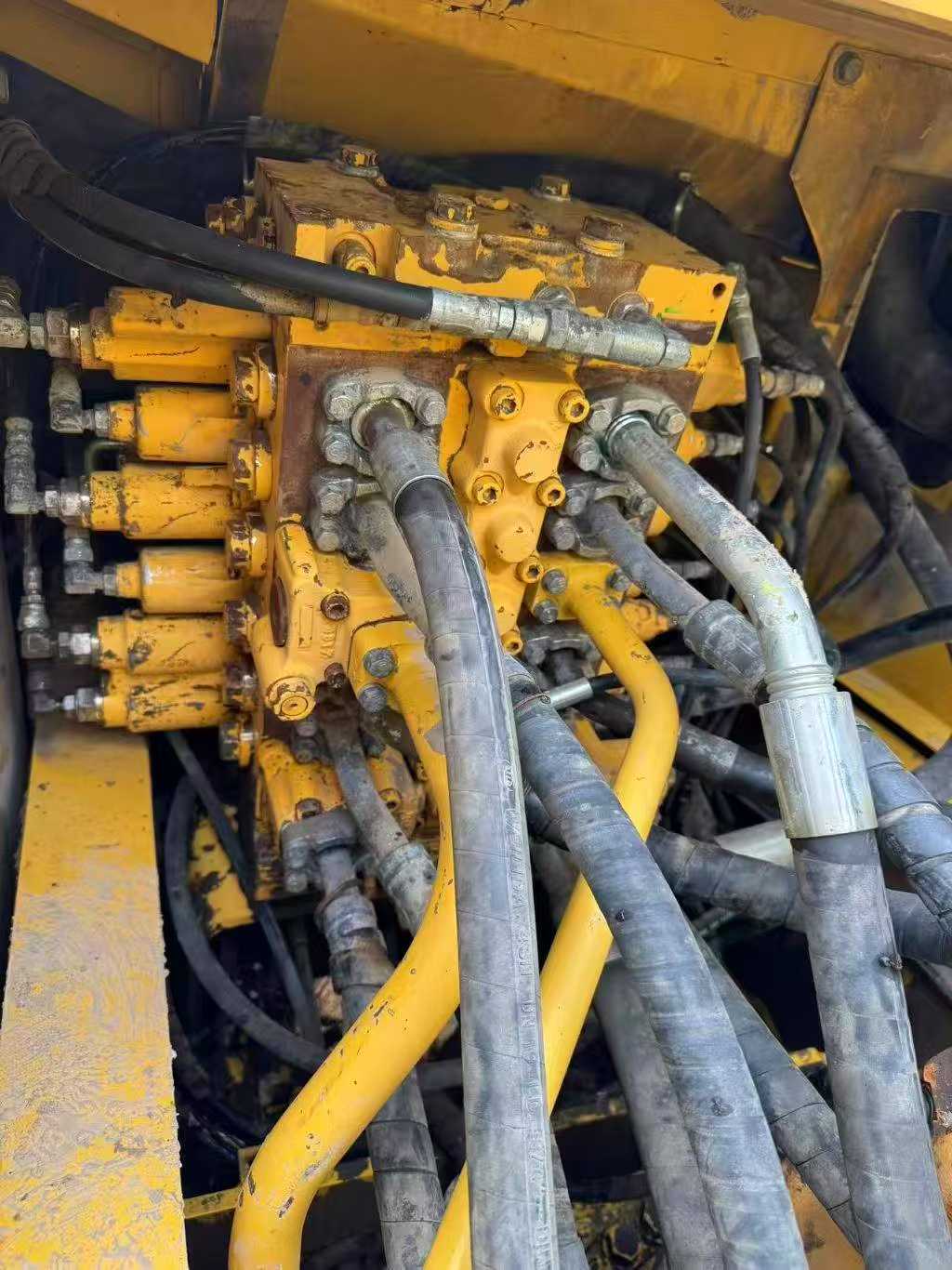 Buy Komatsu PC200 Used Excavator / 9 Used Komatsu PC200 Excavator 2015 Model / 9