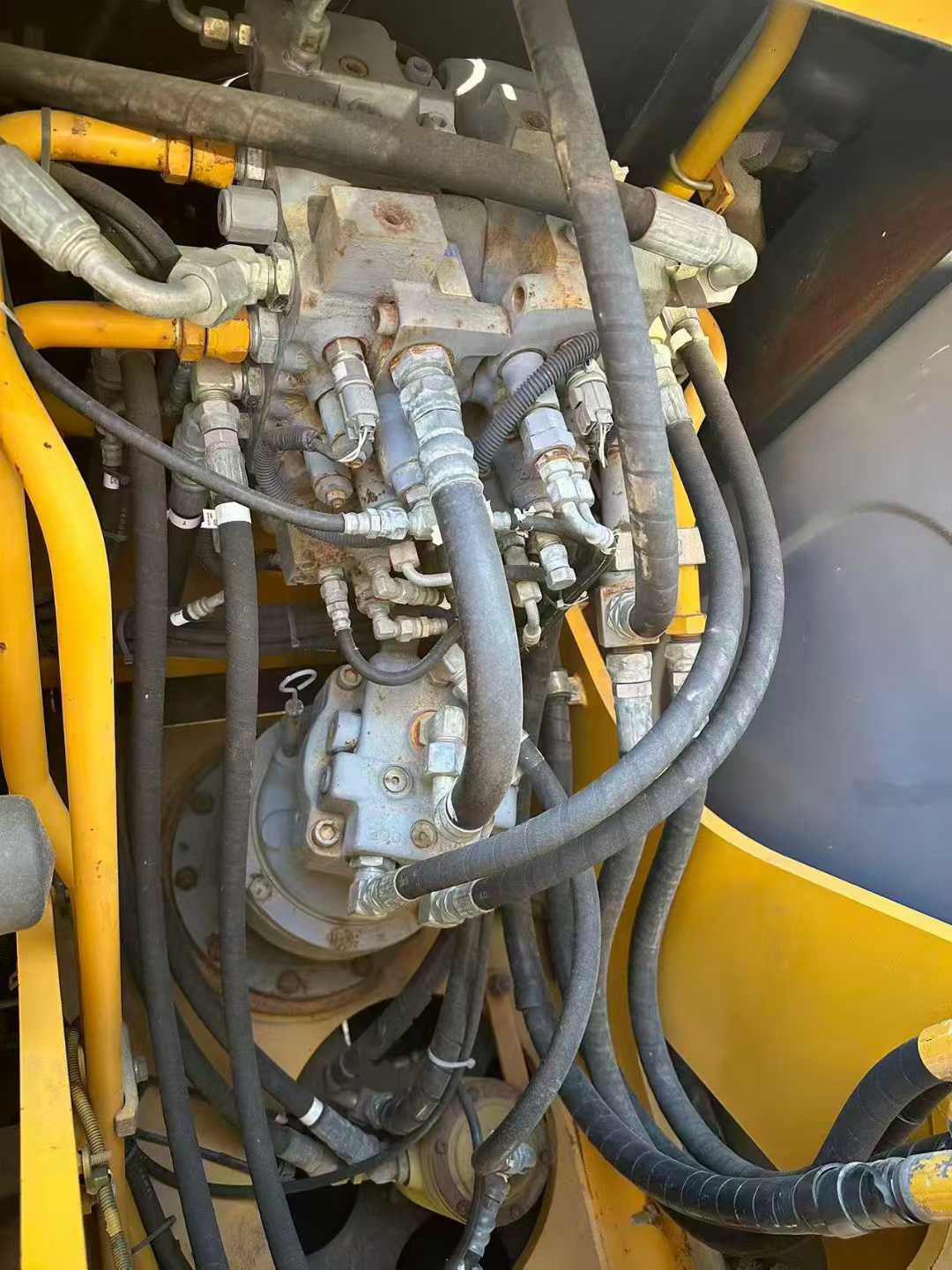 Buy Kato HD512V Used Excavator / 4 Used Kato HD512V Excavator 2016 Model / 4