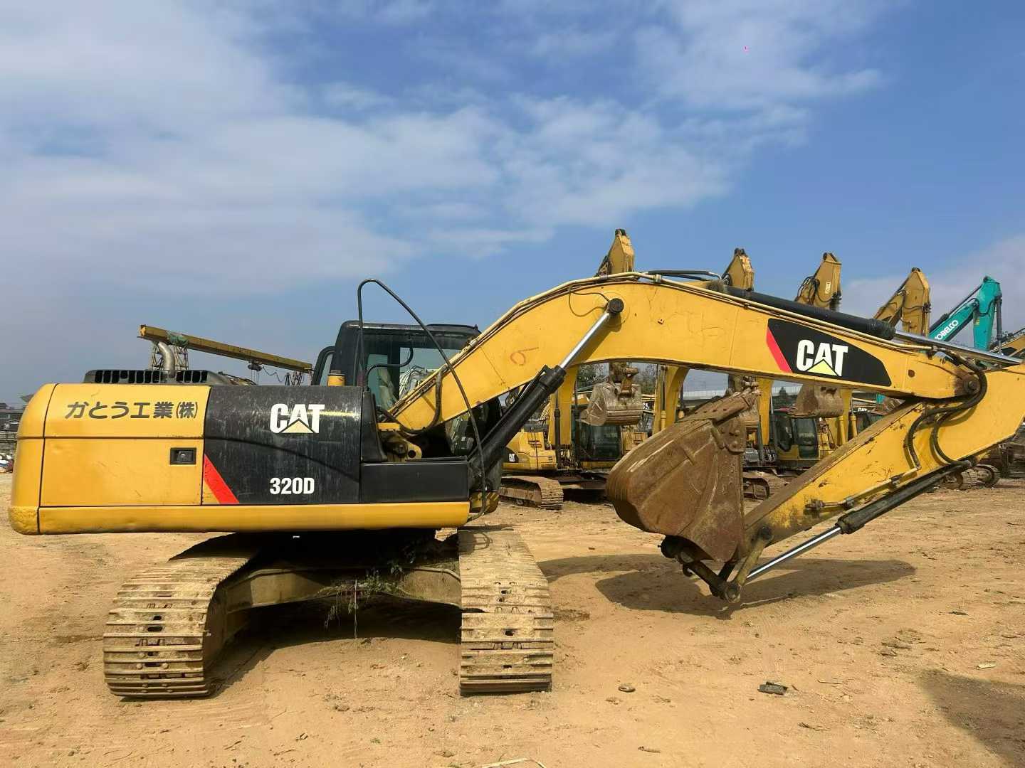Buy Caterpillar 320D Used Excavator / 2 Used Caterpillar 320D Excavator 2016 Model / 2