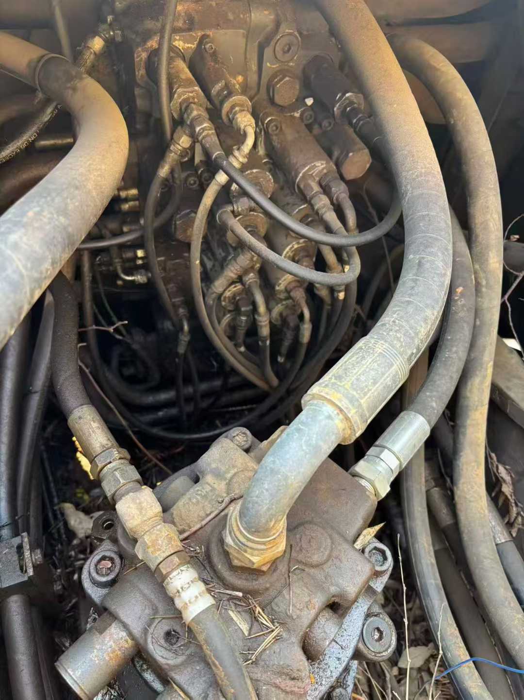 Buy Sumitomo SH210-5 Used Excavator / 6 Used Sumitomo SH210-5 Excavator 2011 Model / 6