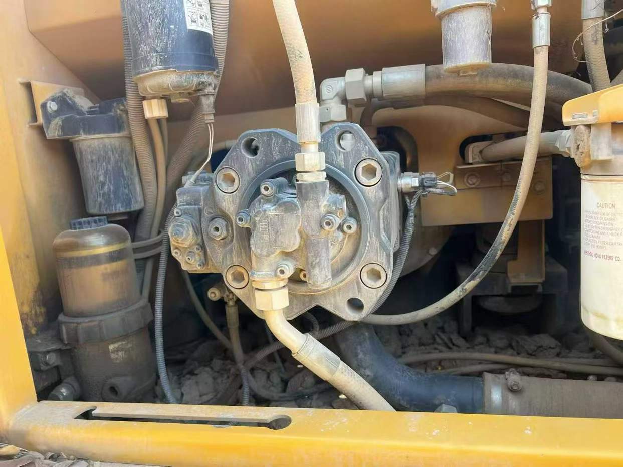 Buy XCMG LW200 Used Excavator / 1