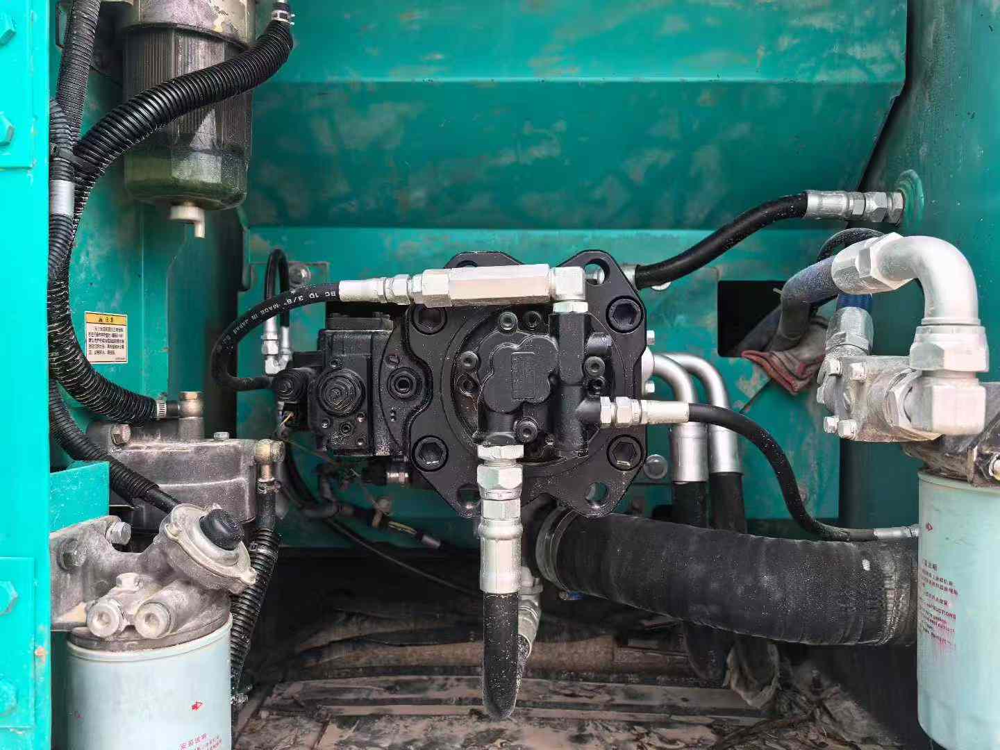 Buy Kobelco SK200 Used Excavator / 1