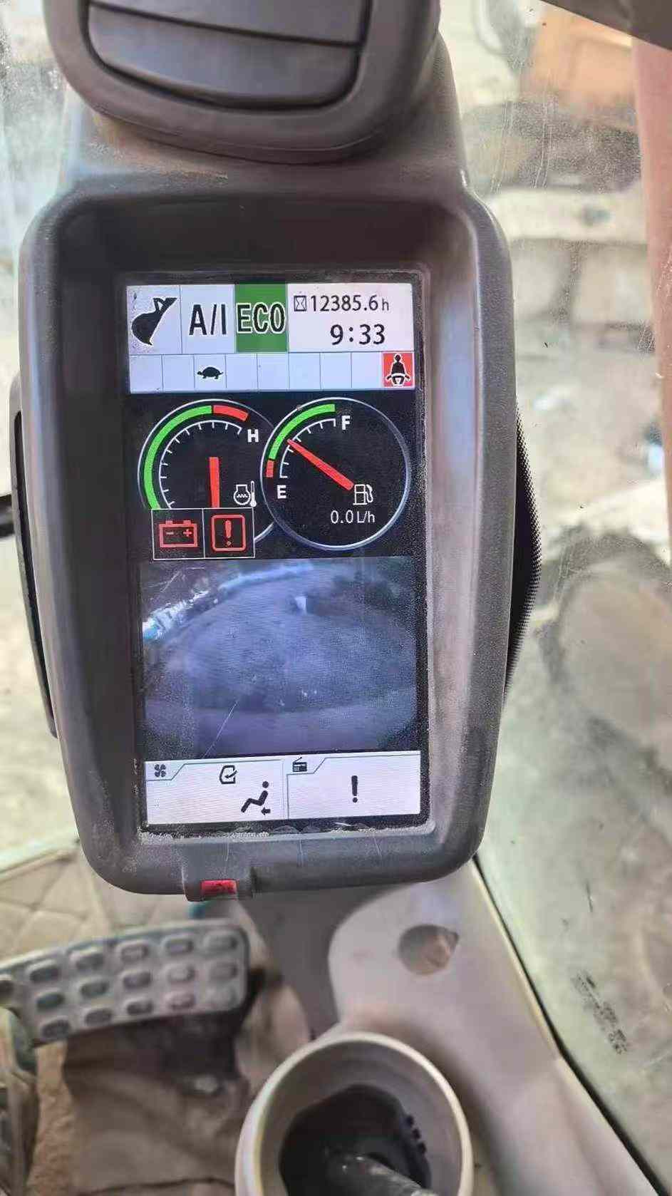 Buy Hitachi ZAXIS200 Used Excavator / 1