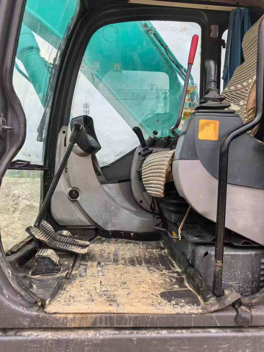 Buy Kobelco SK200 Used Excavator / 7 Used Kobelco SK200 Excavator 2016 Model / 7