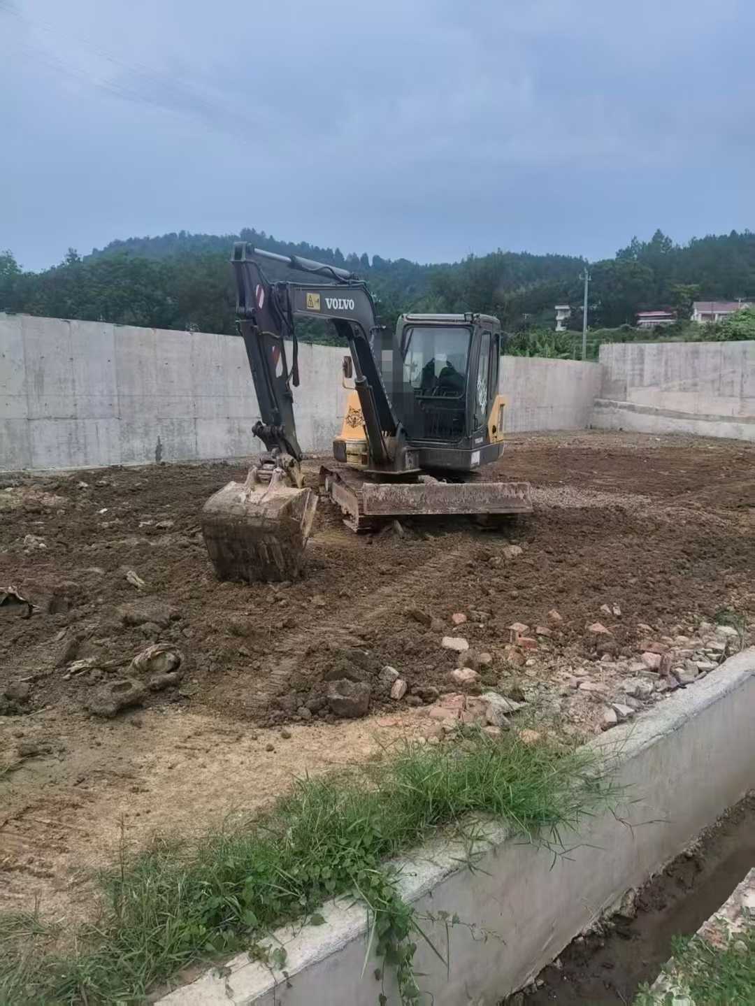 Buy Volvo EW55 Used Excavator / 8 Used Volvo EW55 Excavator 2017 Model / 8