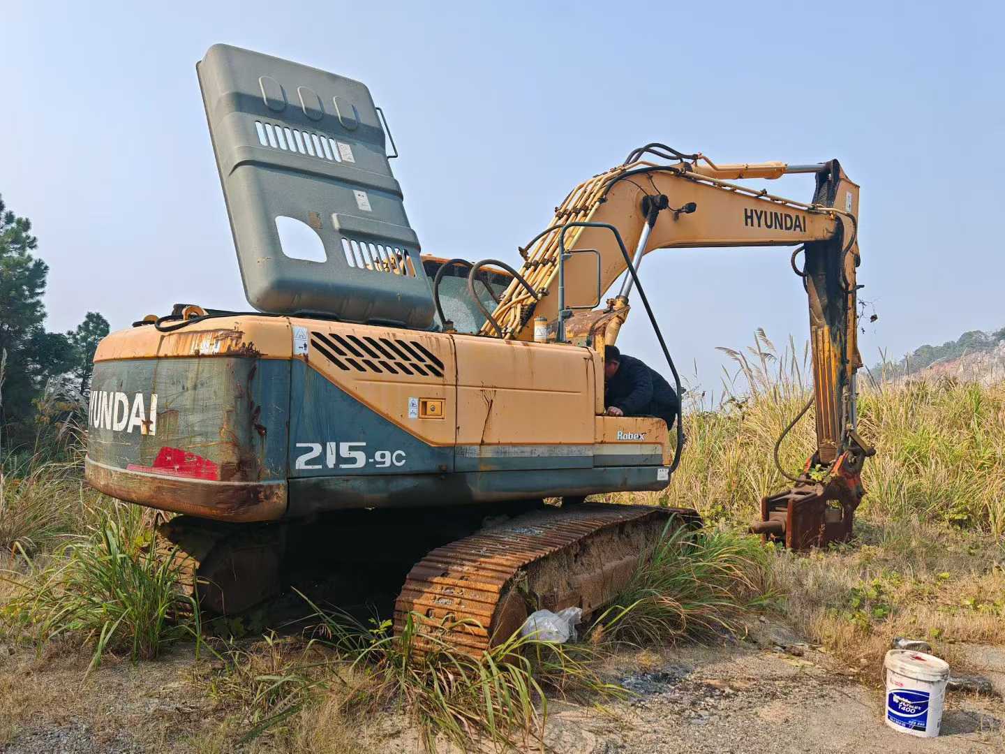 Buy Hyundai R215-9C Used Excavator / 2 Used Hyundai R215-9C Excavator 2015 Model / 2