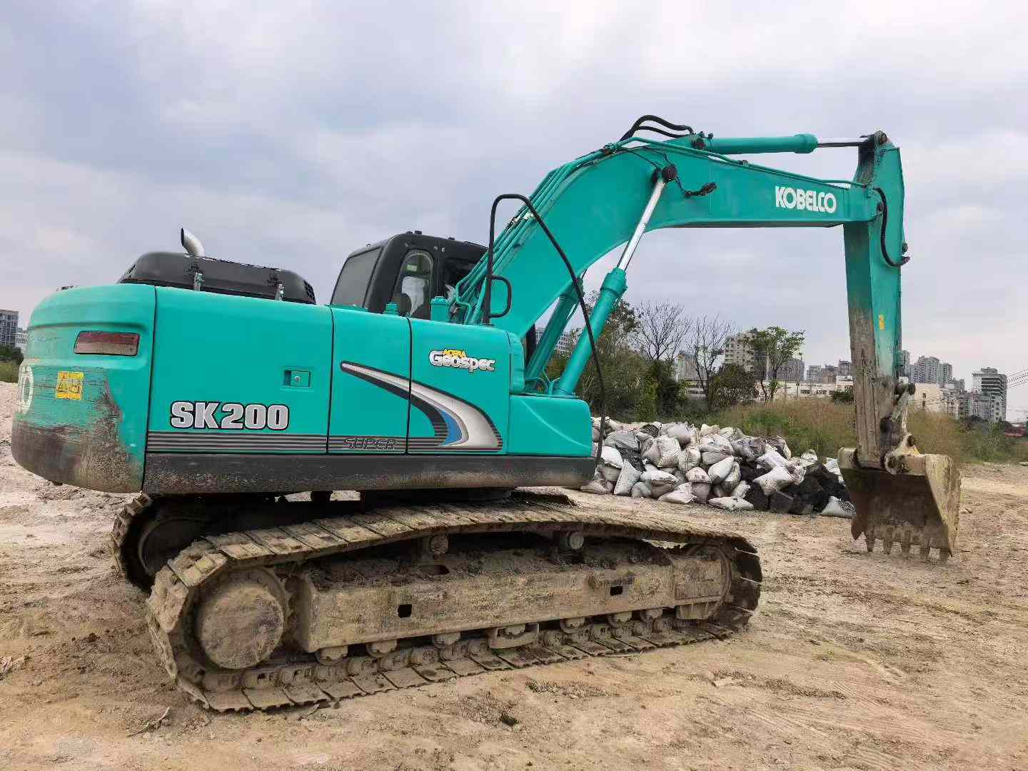 Buy Kobelco SK200 Used Excavator / 3 Used Kobelco SK200 Excavator 2016 Model / 3