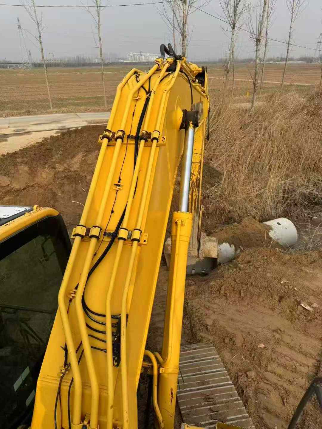 Buy Komatsu PC200 Used Excavator / 3 Used Komatsu PC200 Excavator 2015 Model / 3