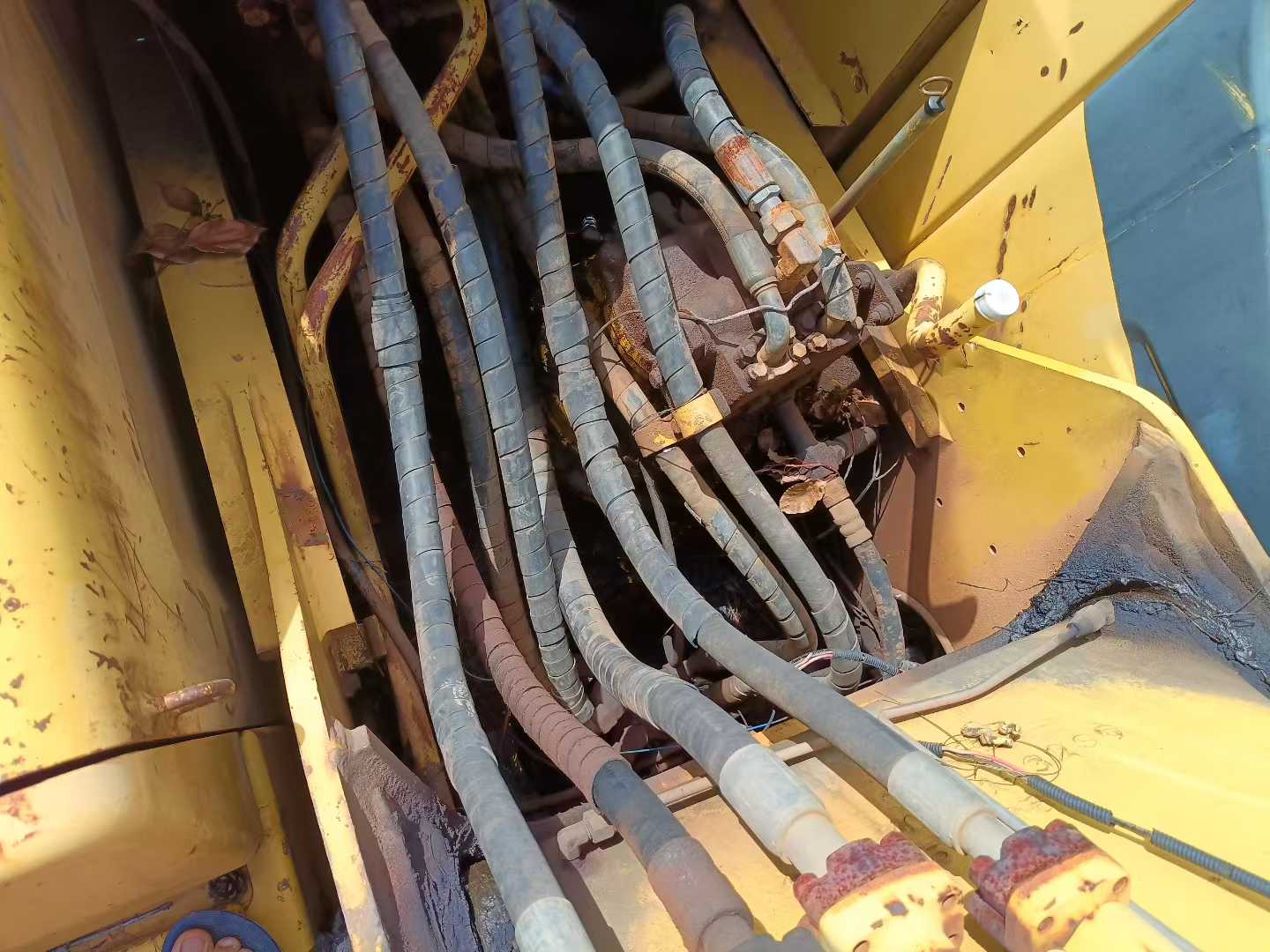 Buy Komatsu PC200 Used Excavator / 4 Used Komatsu PC200 Excavator 2015 Model / 4