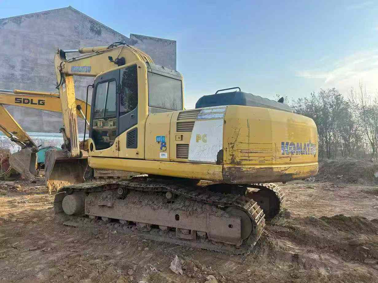 Buy Komatsu PC200-8 Used Excavator / 1