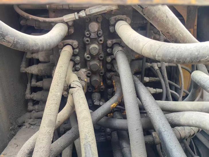 Buy Komatsu PC200-8 Used Excavator / 1