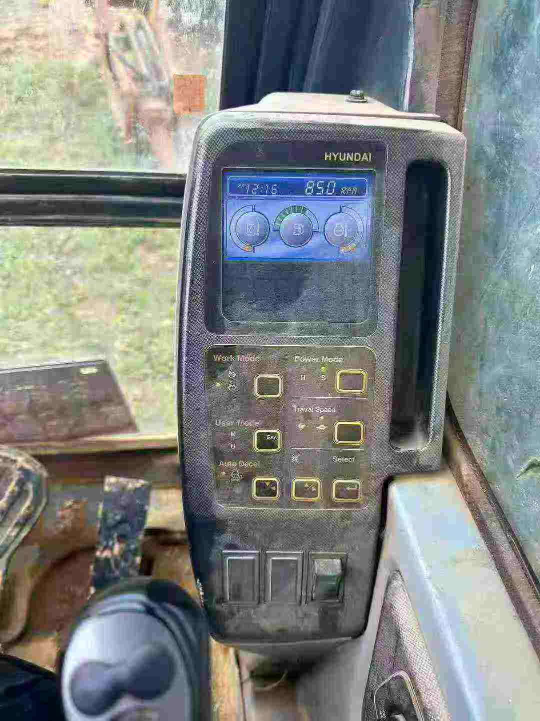 Buy Hyundai R215VS Used Excavator / 8 Used Hyundai R215VS Excavator 2018 Model / 8