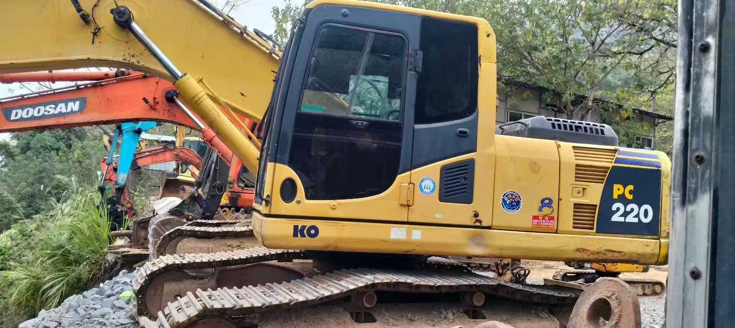 Used Komatsu PC200-8 Excavator 2016 Model / 2