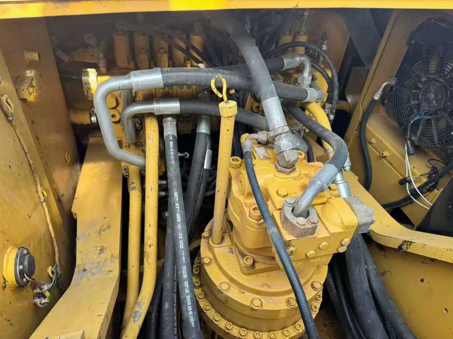 Buy Caterpillar 330L Used Excavator / 8 Used Caterpillar 330L Excavator 2017 Model / 8