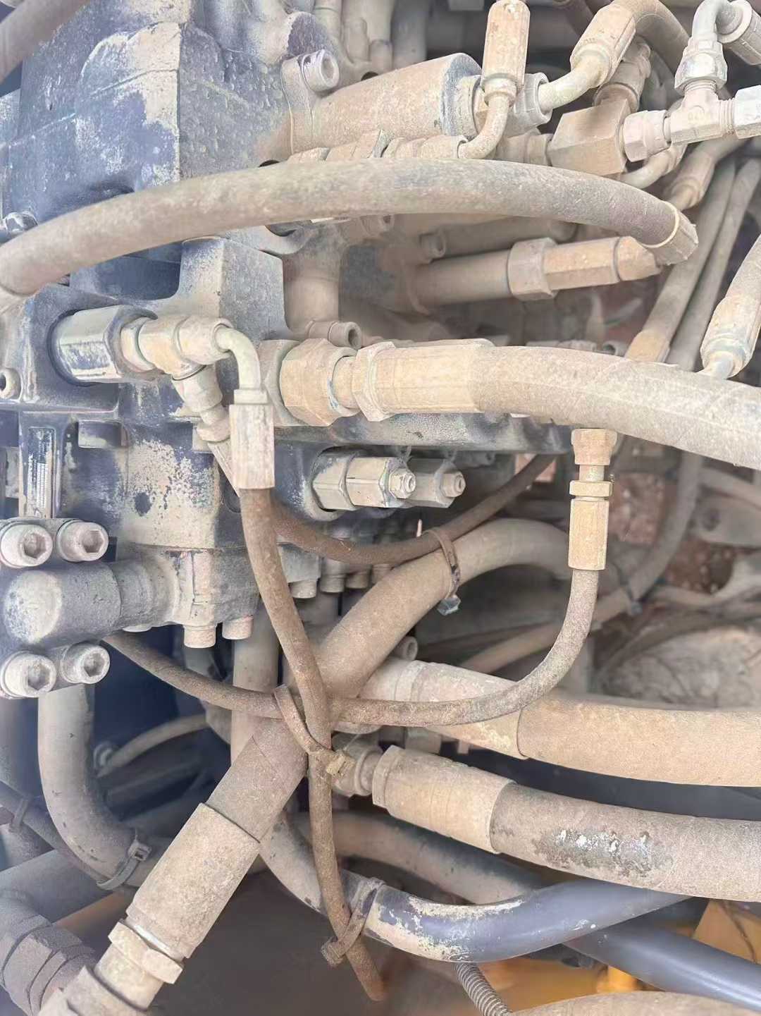 Used Volvo EC200D Excavator 2020 Model / 6