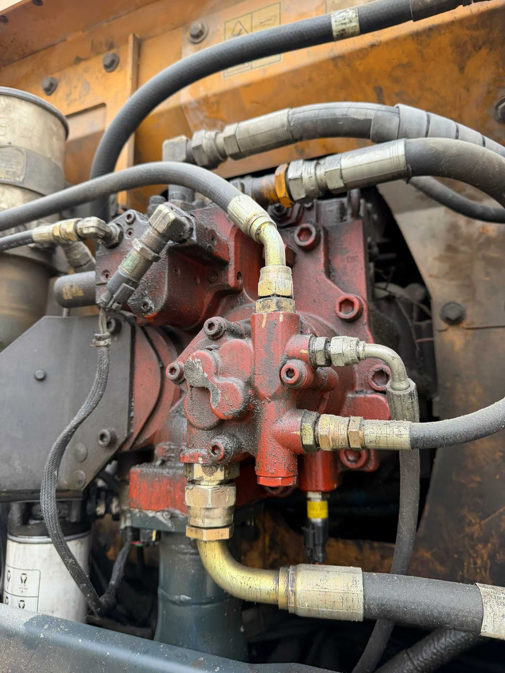 Buy Hyundai R210WVS Used Excavator / 6 Used Hyundai R210WVS Excavator 2018 Model / 6