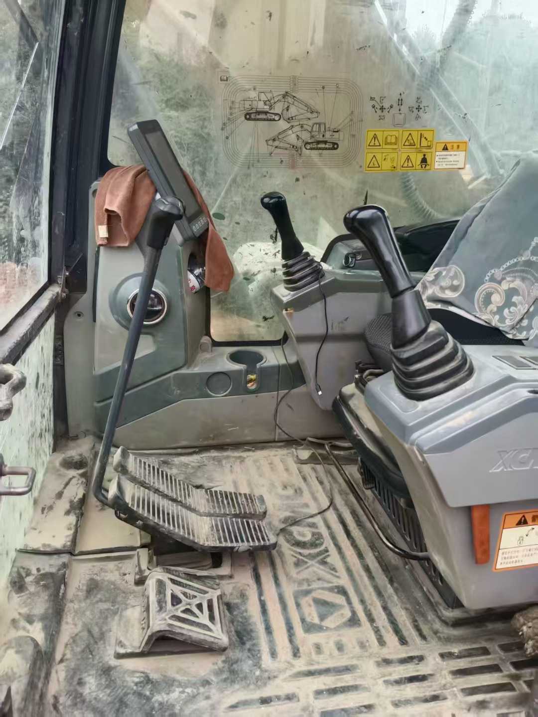 Buy XCMG XE215 Used Excavator / 4 Used XCMG XE215 Excavator 2018 Model / 4