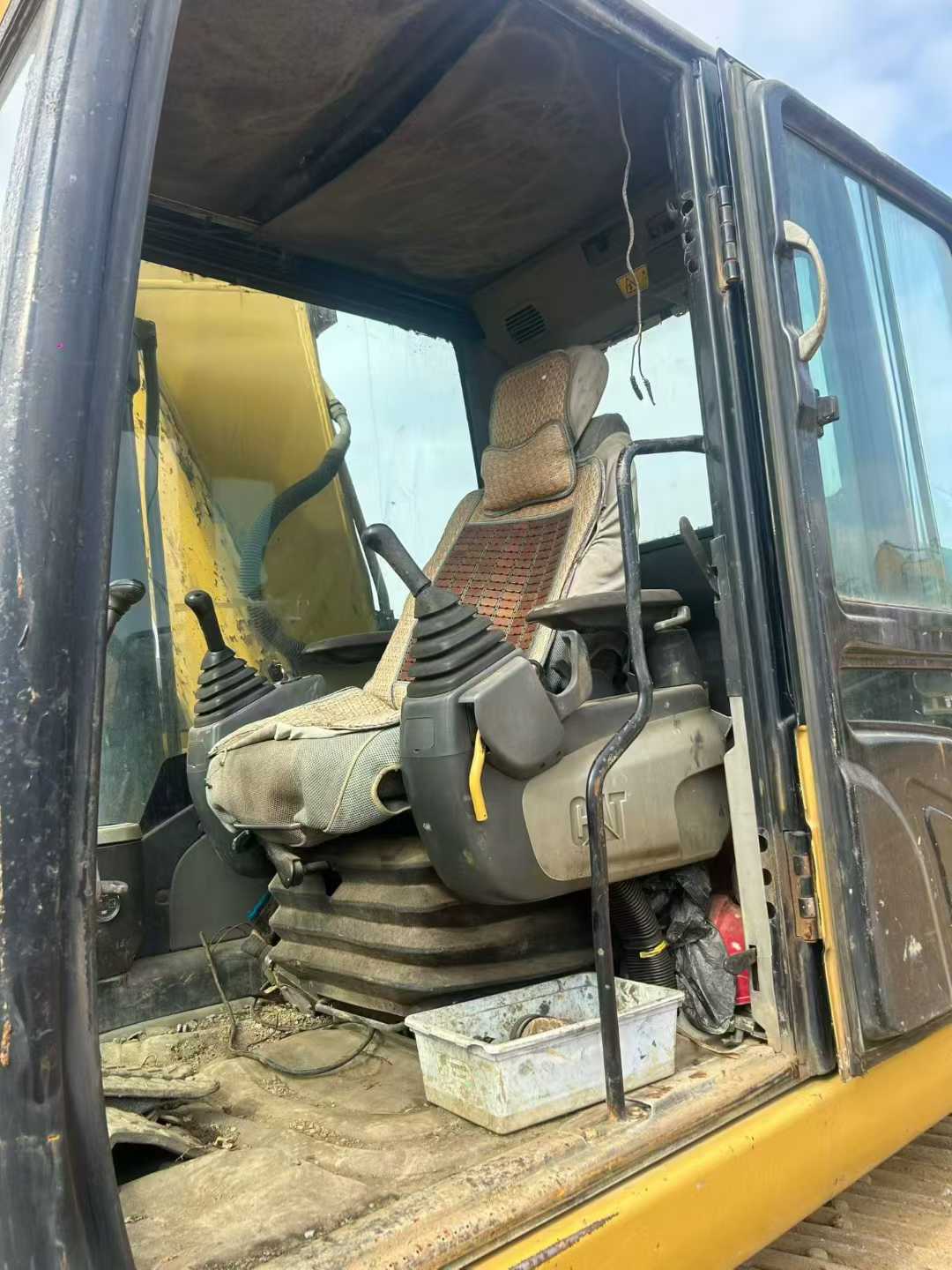 Buy Caterpillar 320D Used Excavator / 5 Used Caterpillar 320D Excavator 2016 Model / 5