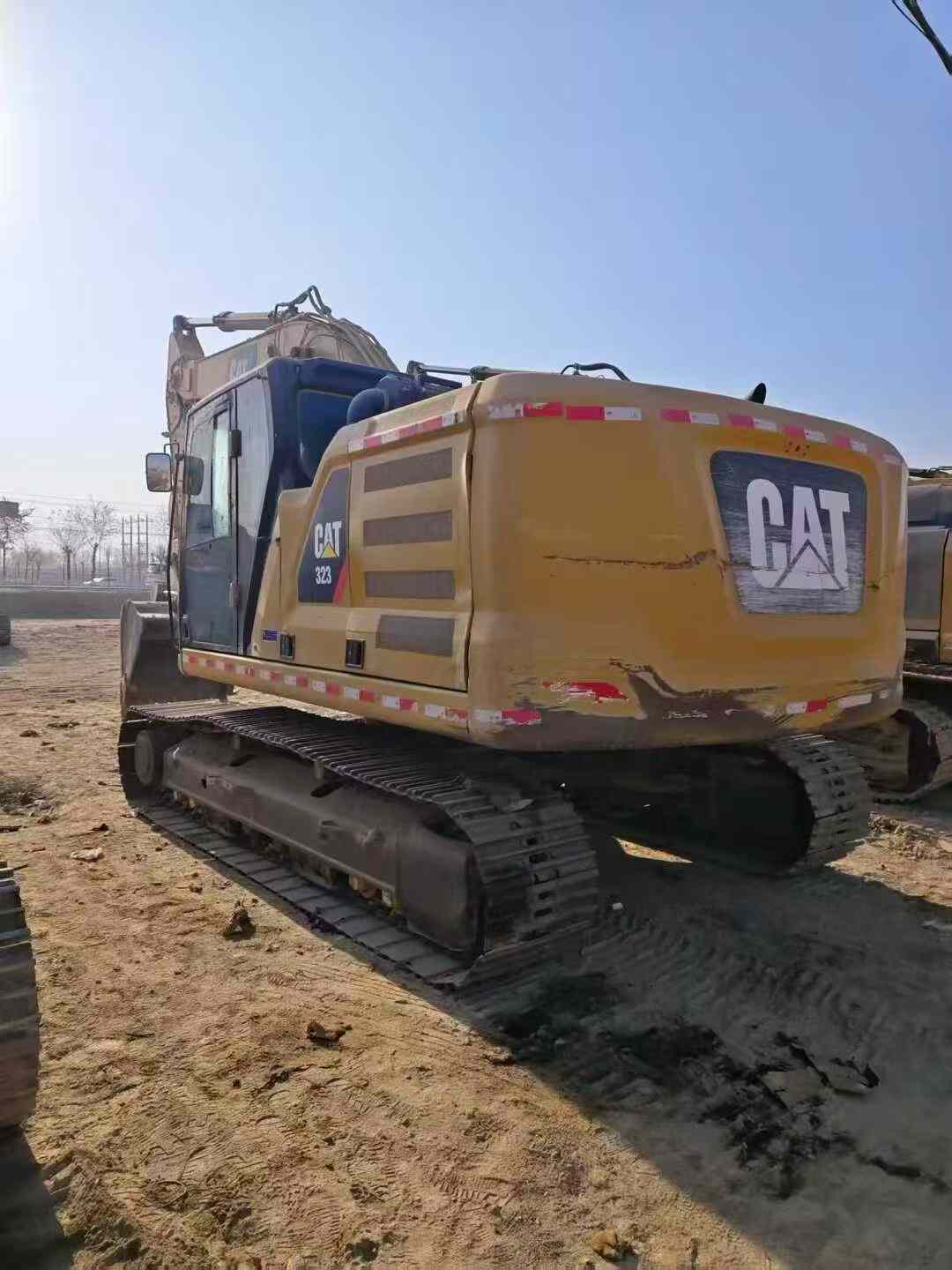 Buy Caterpillar 323 Used Excavator / 1