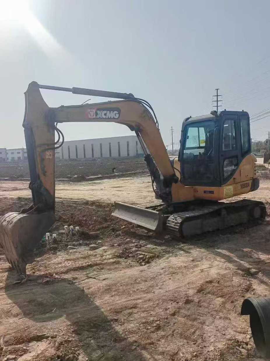 Buy XCMG XE60DA Used Excavator / 1