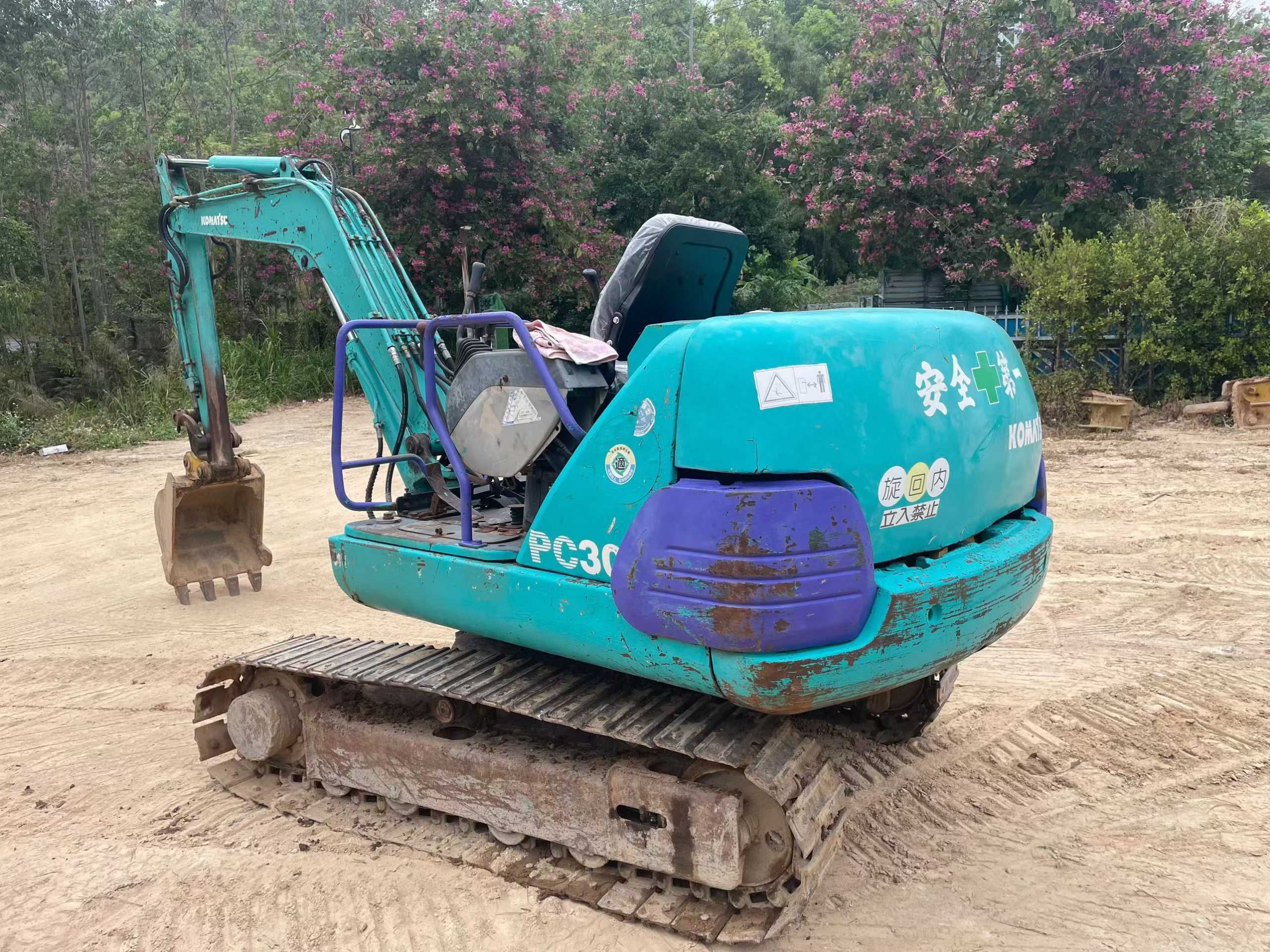 Buy Komatsu PC30-7 Used Excavator / 1