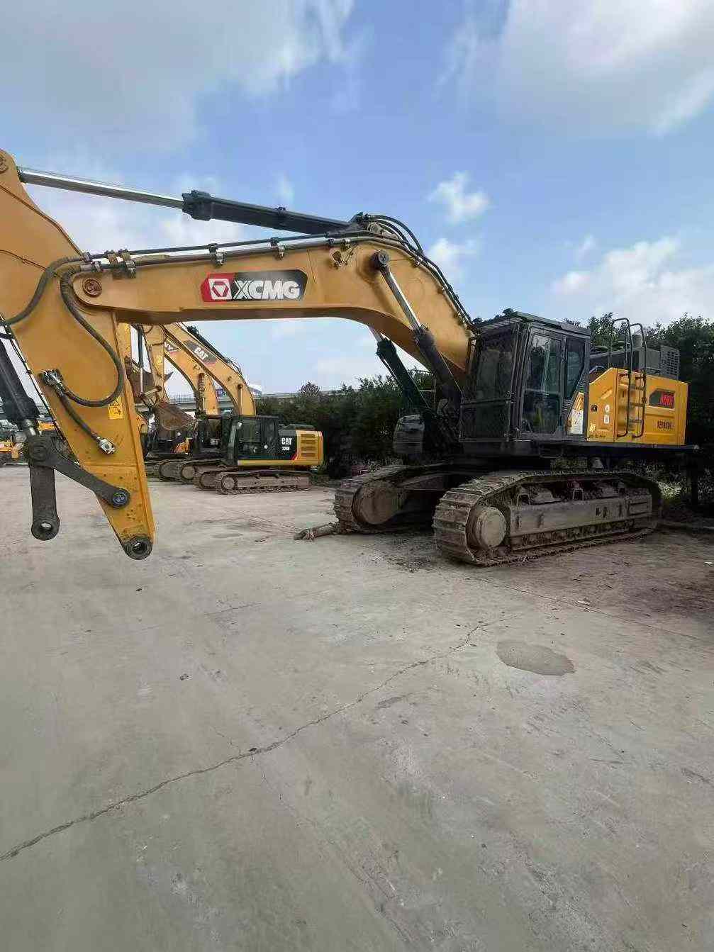 Buy XCMG LW220 Used Excavator / 1