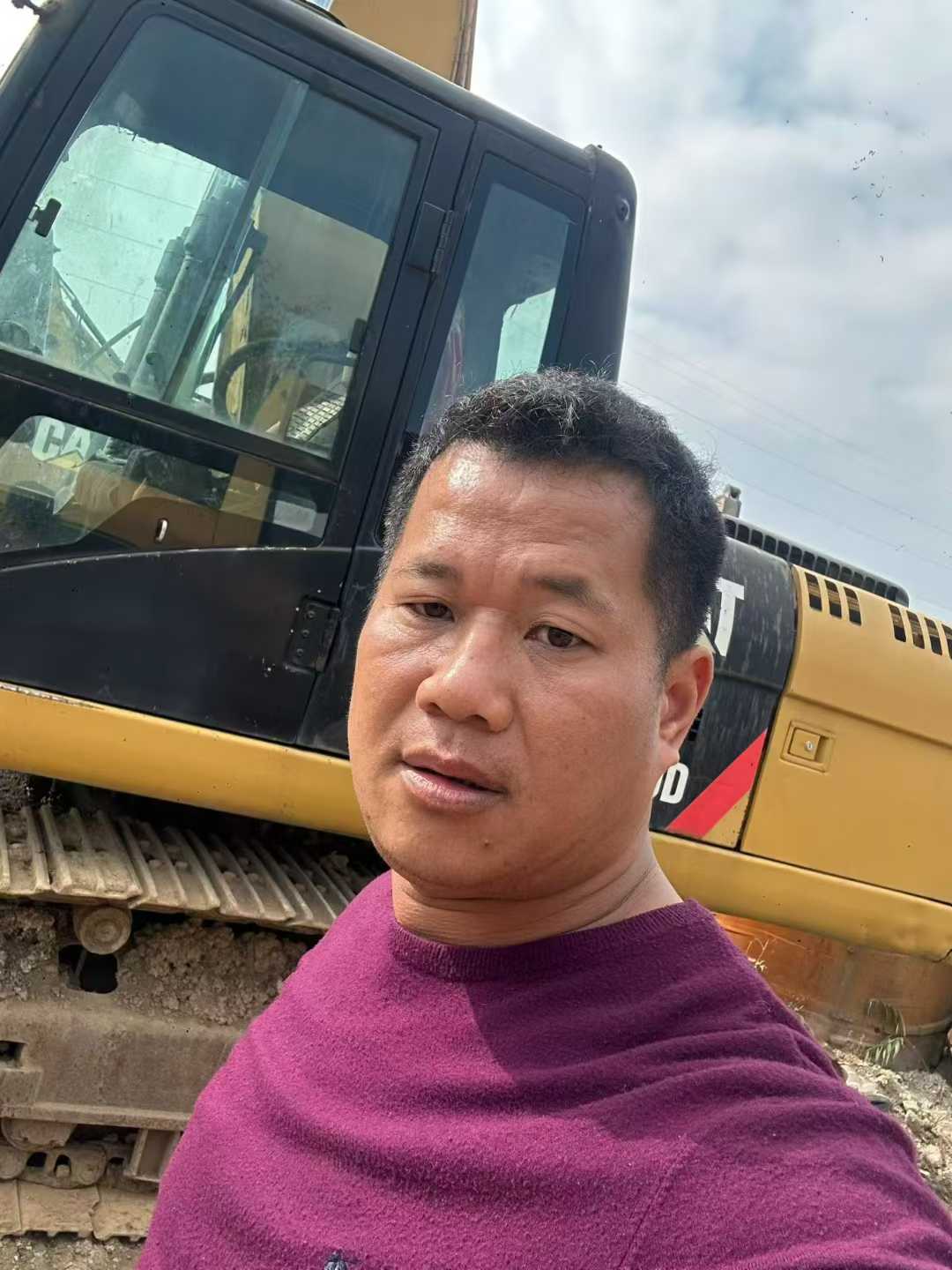 Buy Caterpillar 320D Used Excavator / 1