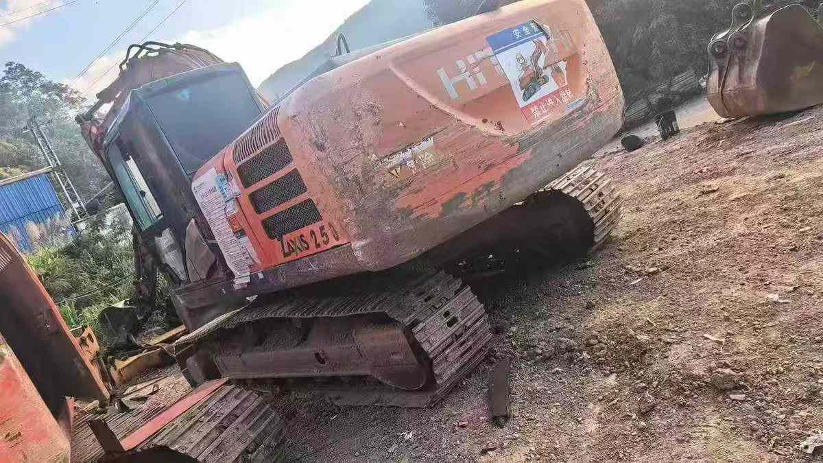 Buy Hitachi ZAXIS200 Used Excavator / 9 Used Hitachi ZAXIS200 Excavator 2014 Model / 9