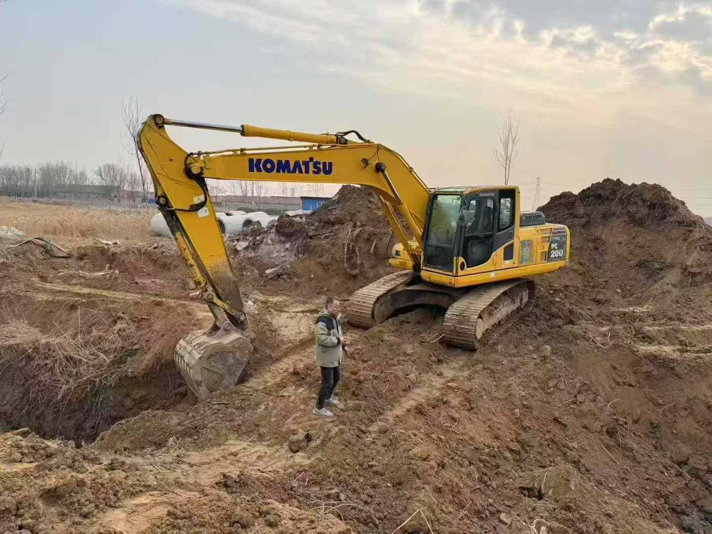 Buy Komatsu PC200 Used Excavator / 1