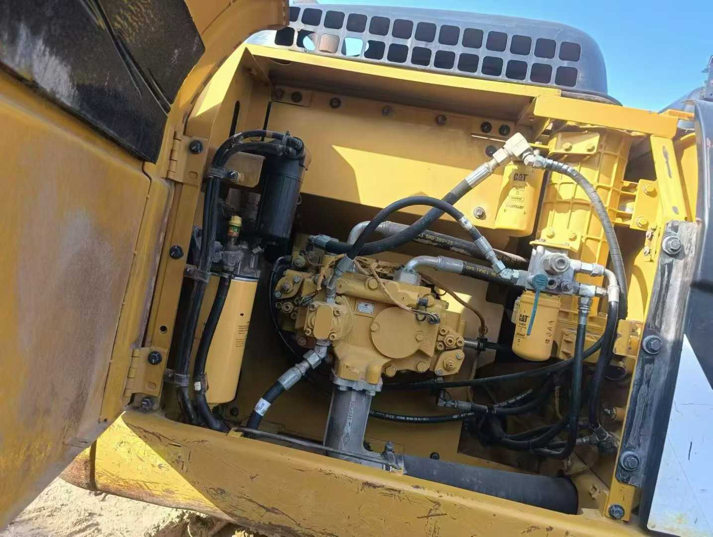 Buy Caterpillar CT20 Used Excavator / 9 Used Caterpillar CT20 Excavator 2014 Model / 9