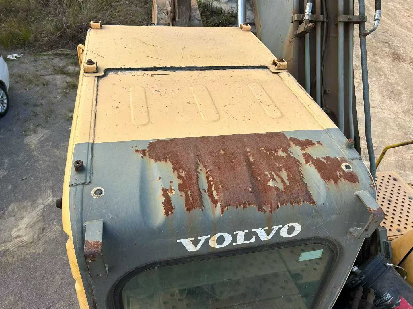 Buy Volvo EW210C Used Excavator / 3 Used Volvo EW210C Excavator 2010 Model / 3