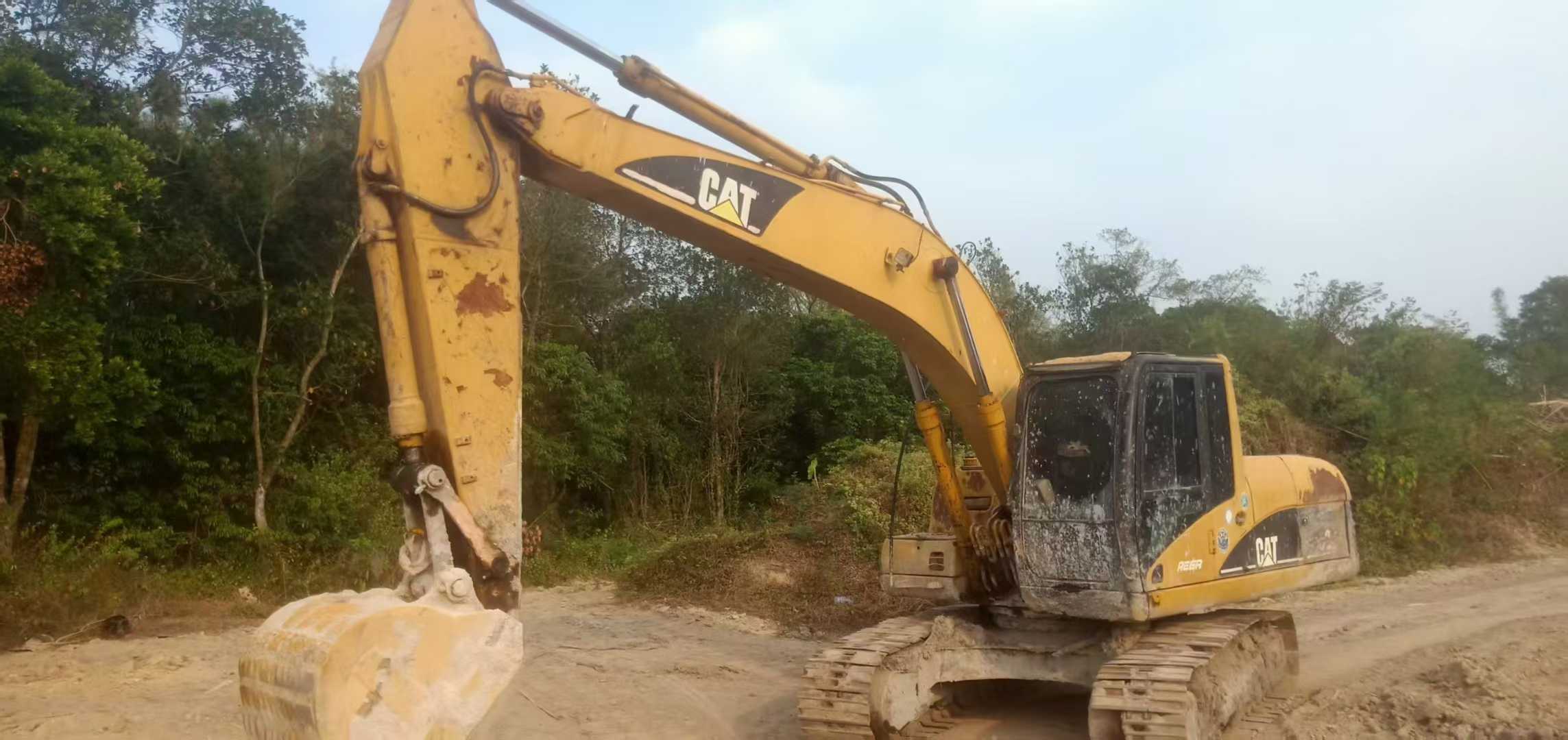 Buy Caterpillar 320C Used Excavator / 1
