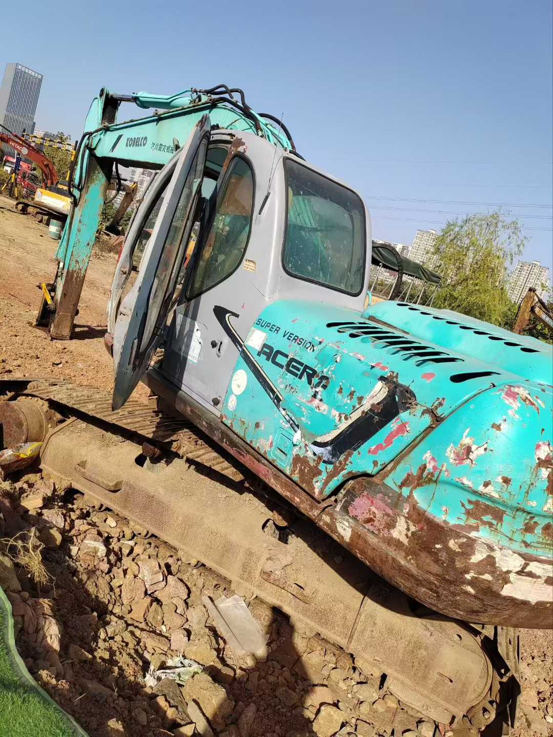Buy Kobelco SK200 Used Excavator / 3 Used Kobelco SK200 Excavator 2016 Model / 3