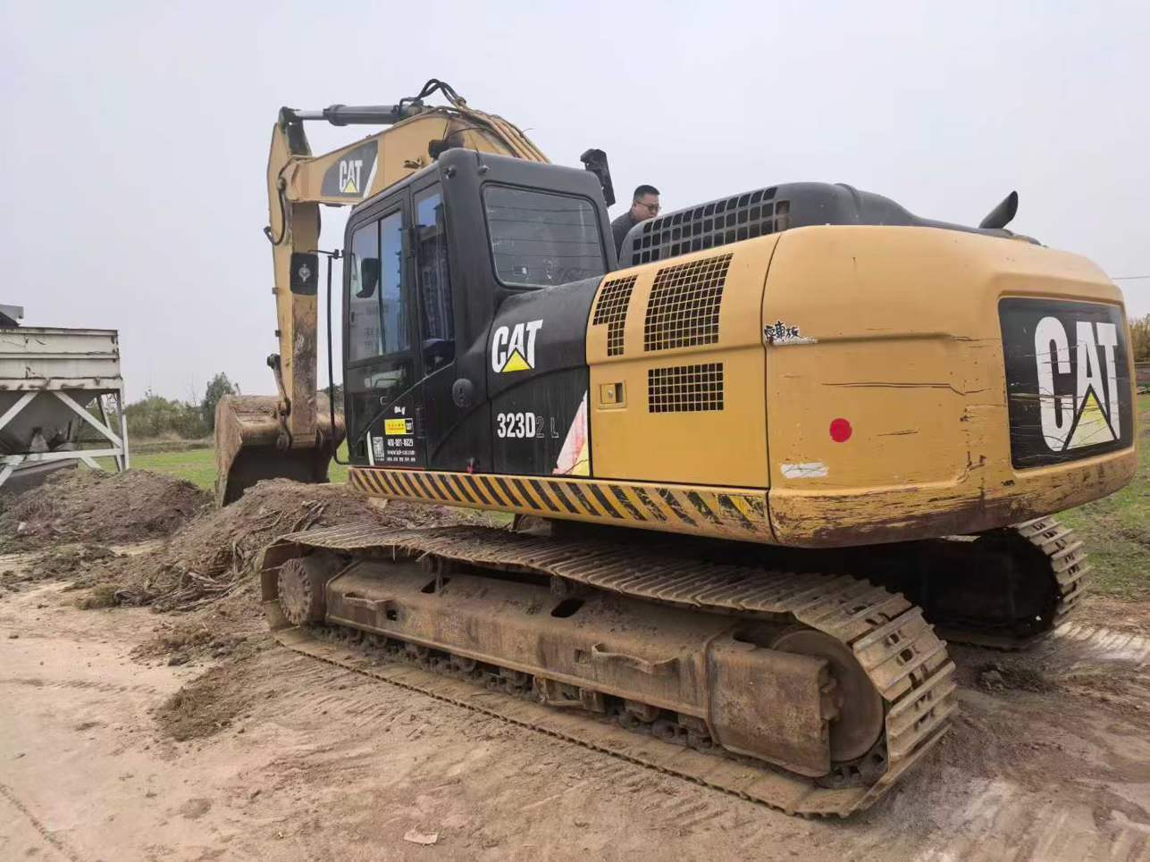 Buy Caterpillar 323 Used Excavator / 9 Used Caterpillar 323 Excavator 2017 Model / 9