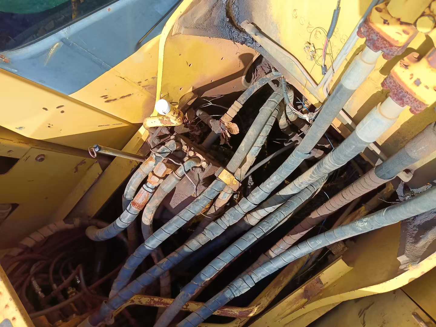 Buy Komatsu PC200 Used Excavator / 9 Used Komatsu PC200 Excavator 2015 Model / 9