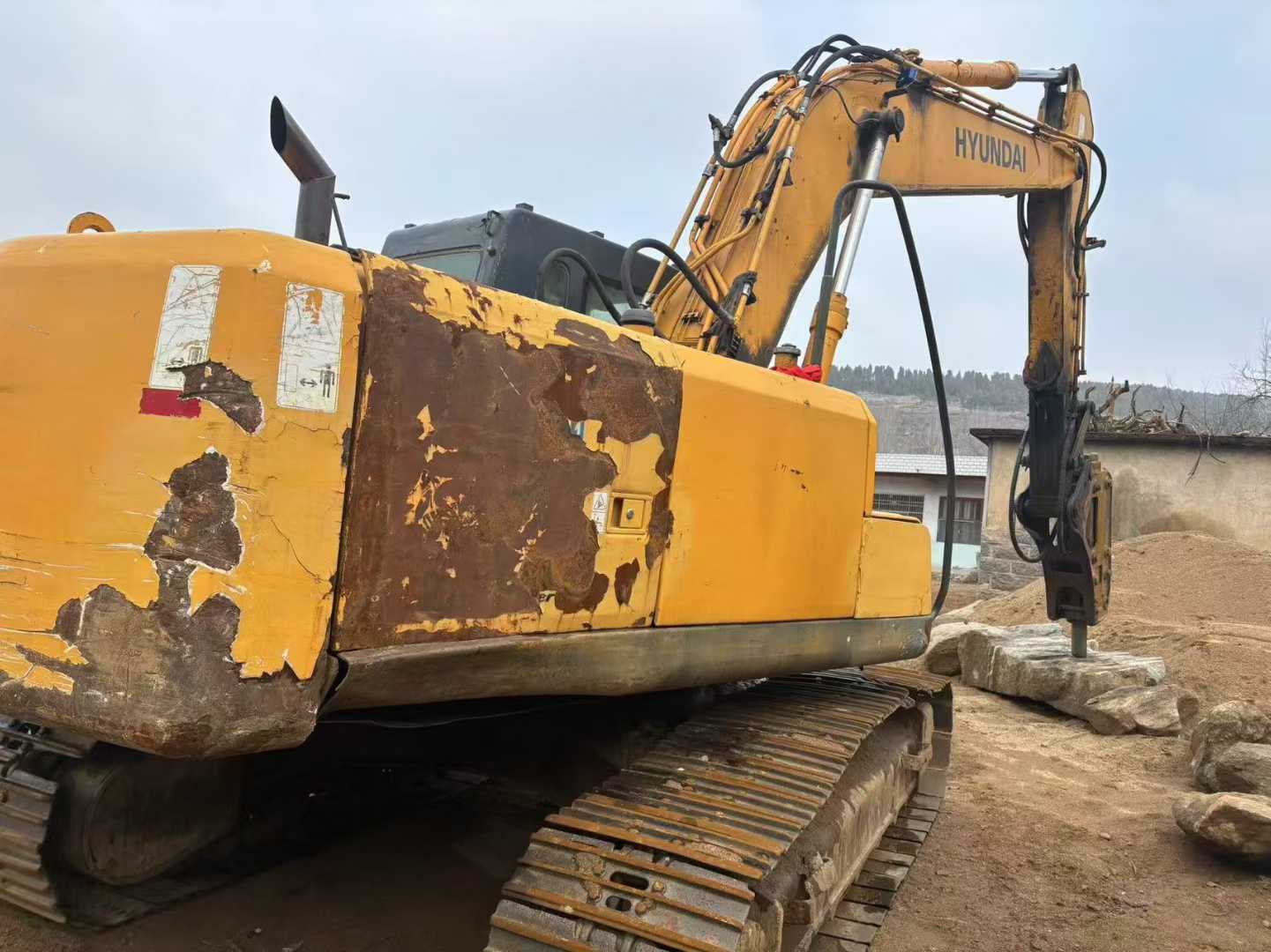 Buy Hyundai R215-7 Used Excavator / 2 Used Hyundai R215-7 Excavator 2016 Model / 2