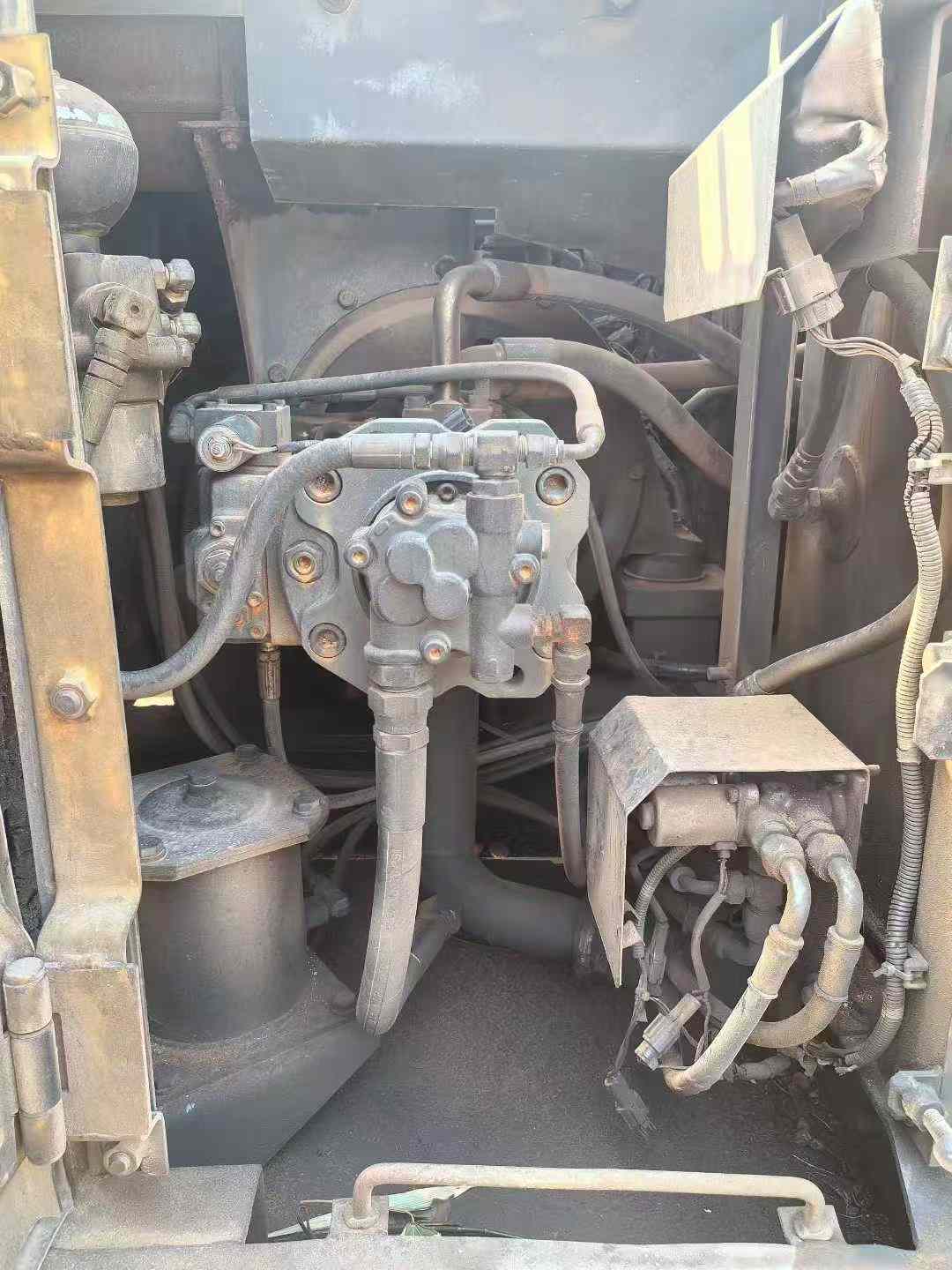 Buy Sumitomo SH120 Used Excavator / 6 Used Sumitomo SH120 Excavator 2016 Model / 6