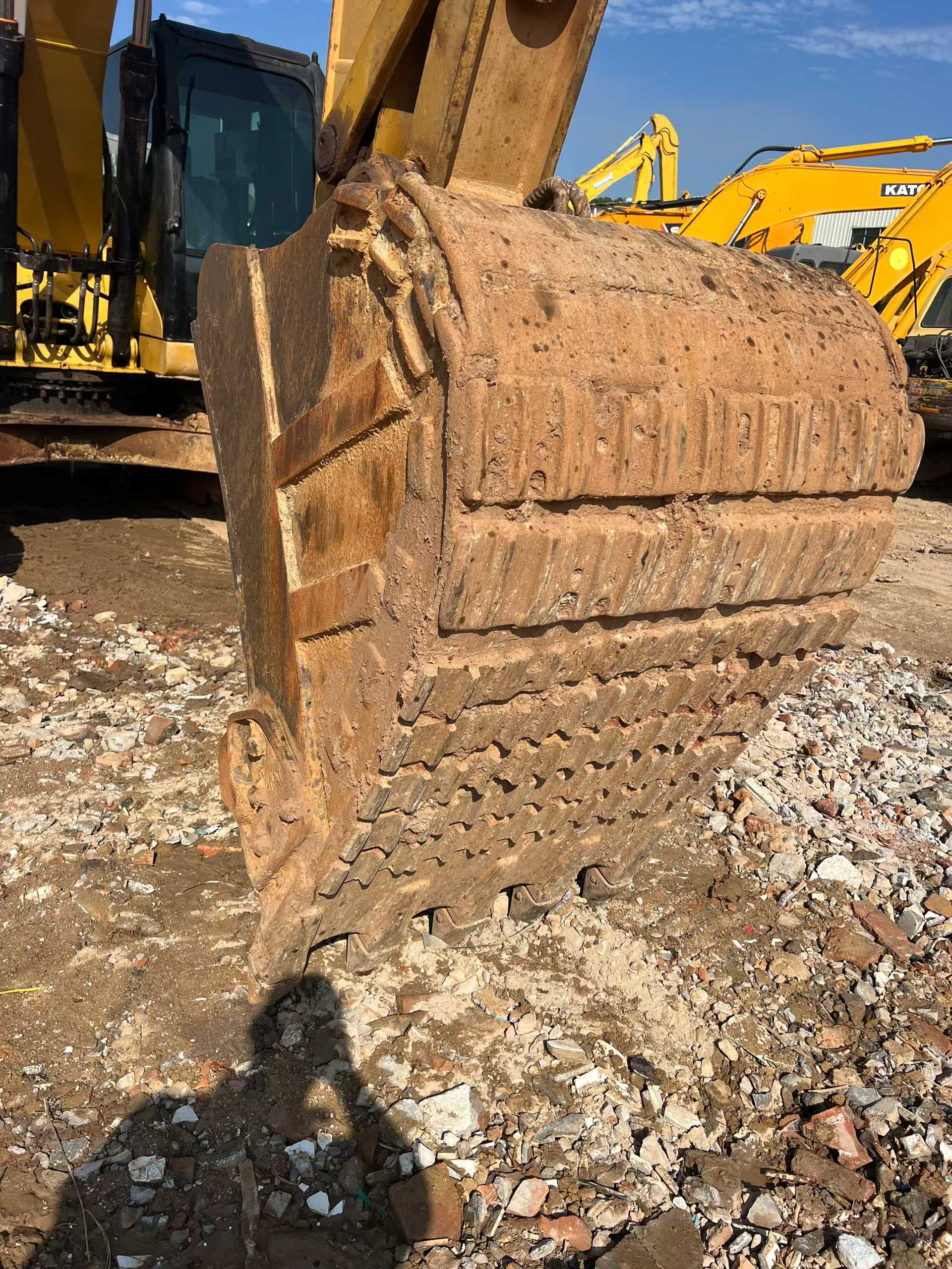 Buy Caterpillar 320D Used Excavator / 8 Used Caterpillar 320D Excavator 2016 Model / 8