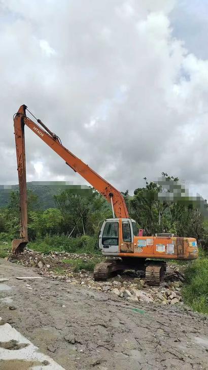 Buy Hitachi ZX230 Used Excavator / 1