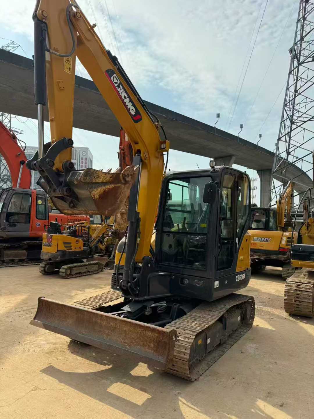 Buy XCMG ZL60G Used Excavator / 1