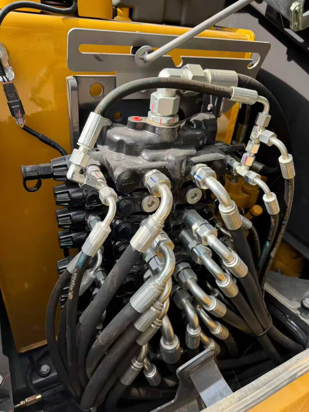 Buy XCMG ZL60G Used Excavator / 6 Used XCMG ZL60G Excavator 2024 Model / 6