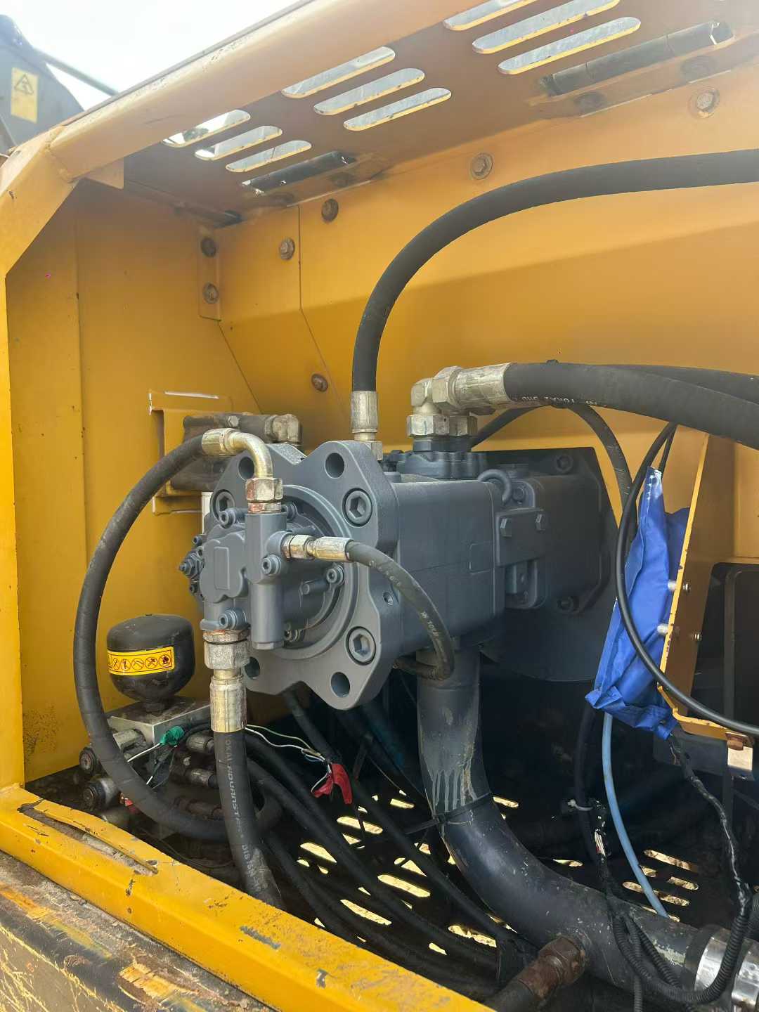 Buy XCMG XE215 Used Excavator / 9 Used XCMG XE215 Excavator 2015 Model / 9