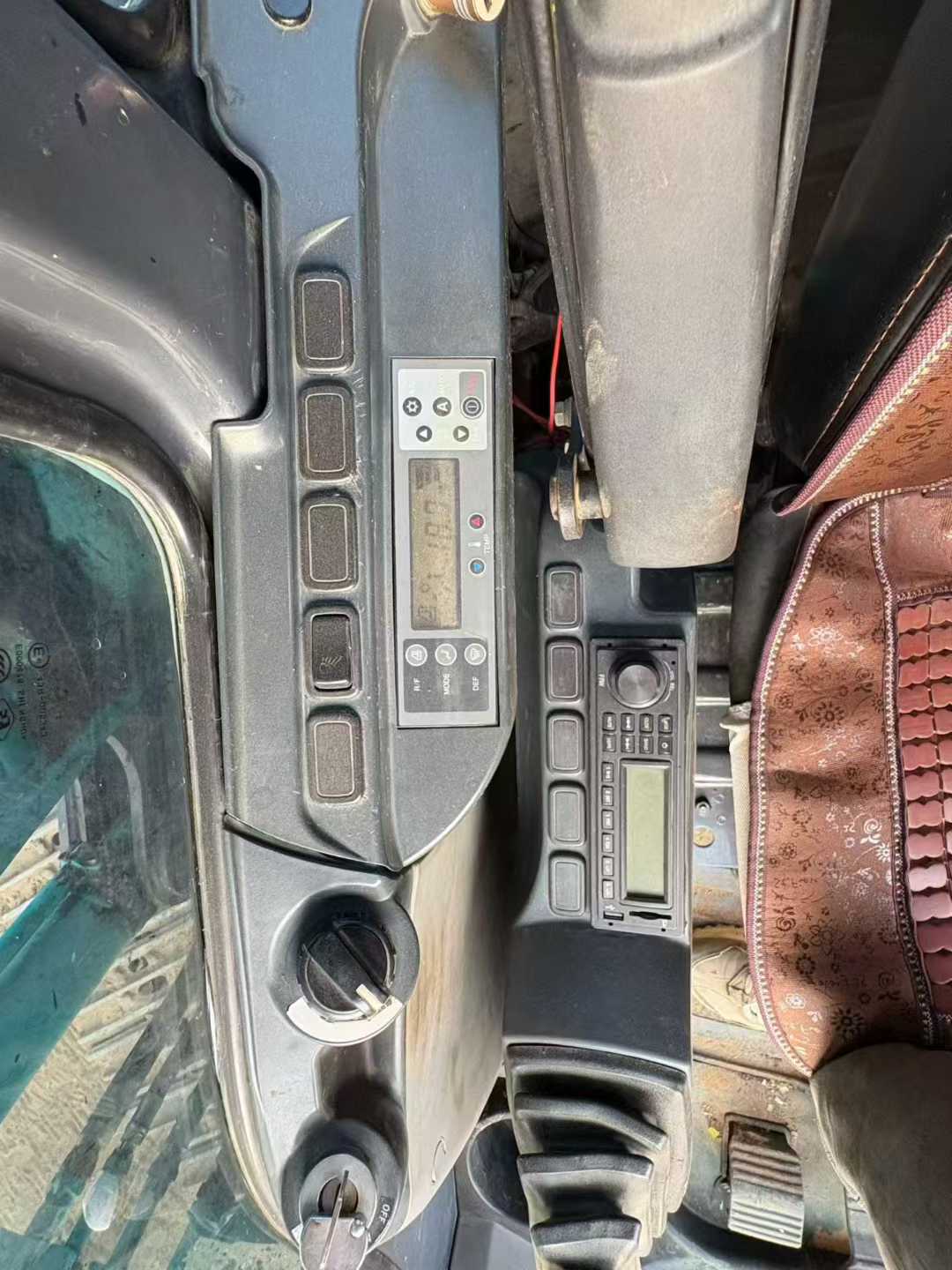 Buy Kobelco SK210 Used Excavator / 9 Used Kobelco SK210 Excavator 2015 Model / 9