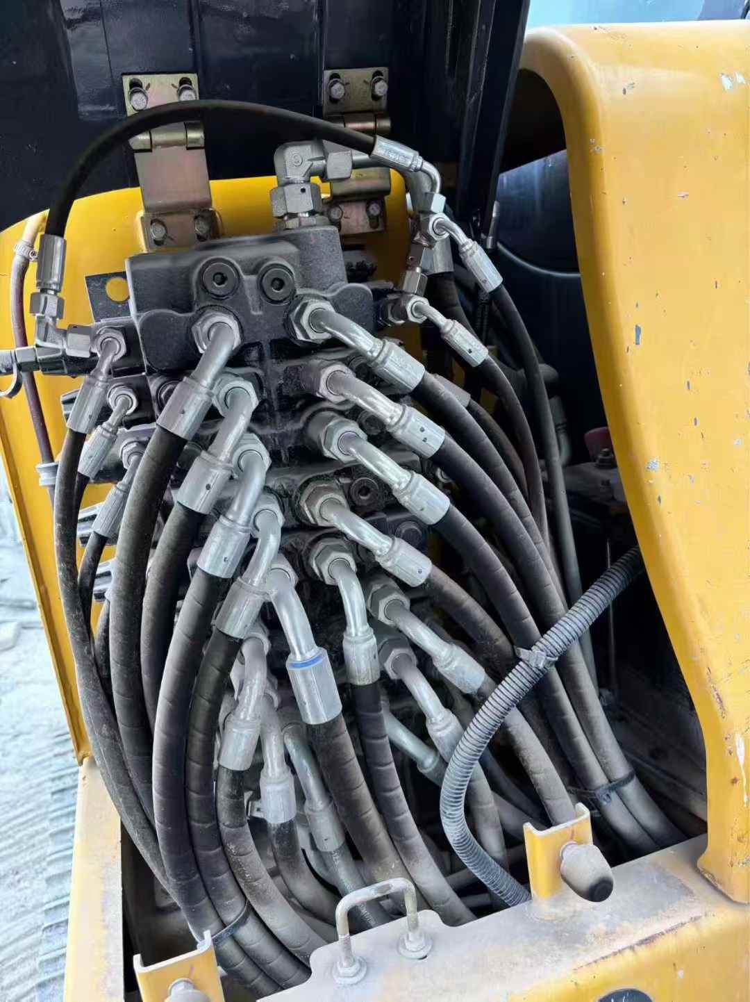 Buy XCMG XE60 Used Excavator / 5 Used XCMG XE60 Excavator 2021 Model / 5