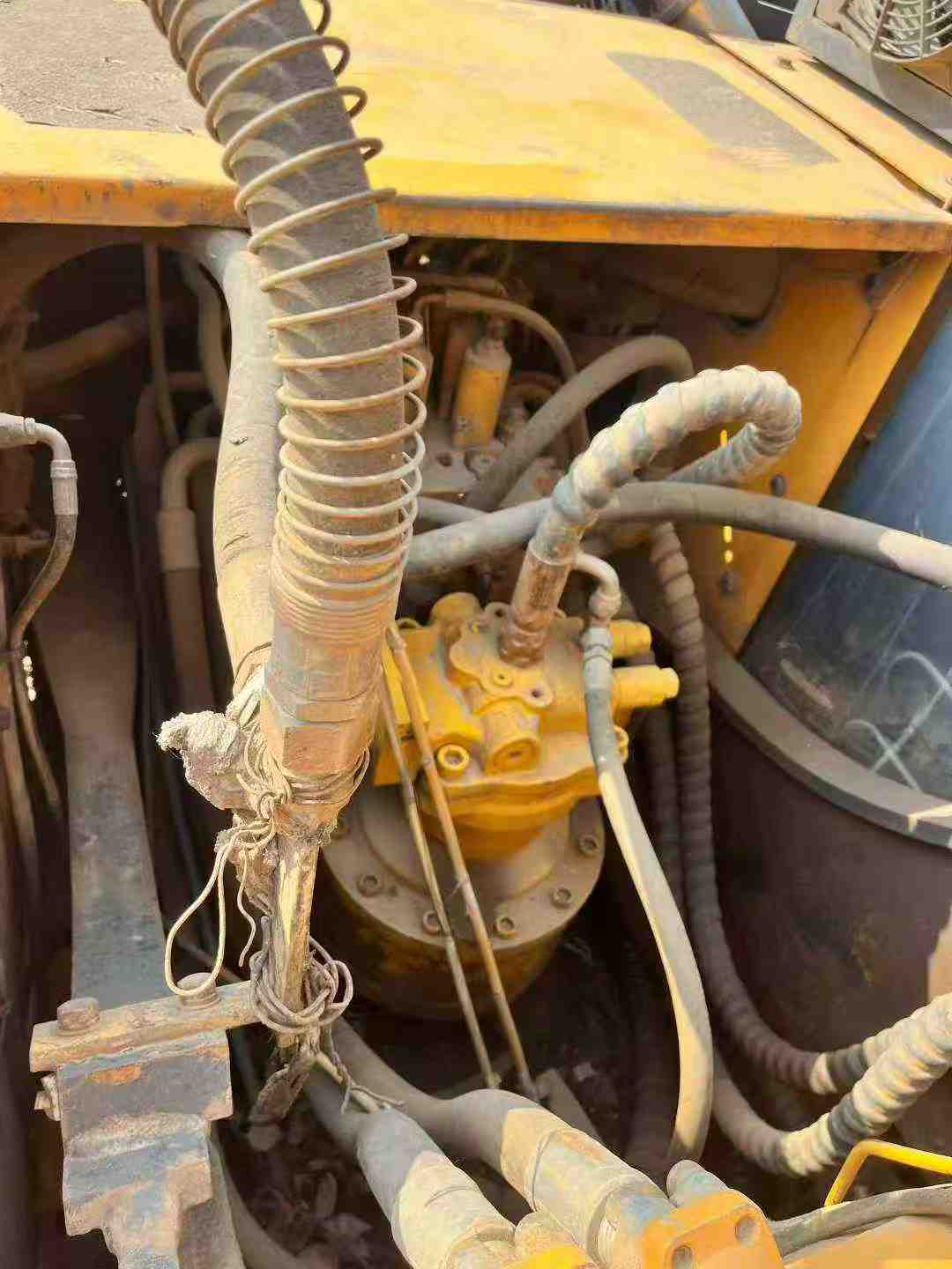 Buy Hyundai R215-7C Used Excavator / 2 Used Hyundai R215-7C Excavator 2016 Model / 2