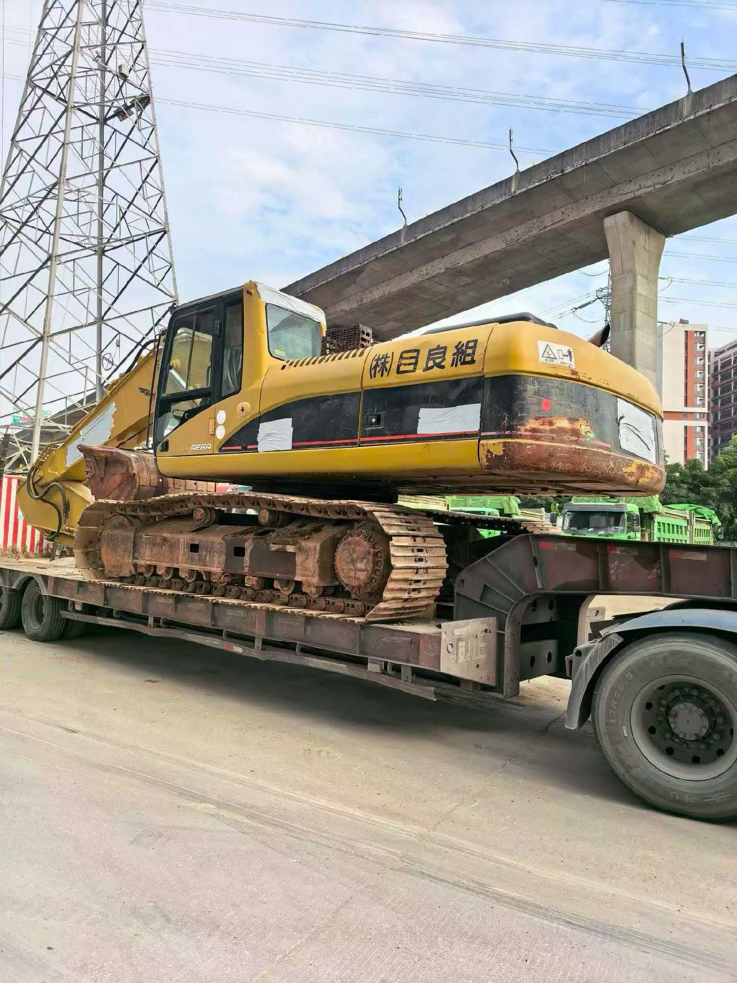 Buy Caterpillar 330C Used Excavator / 1