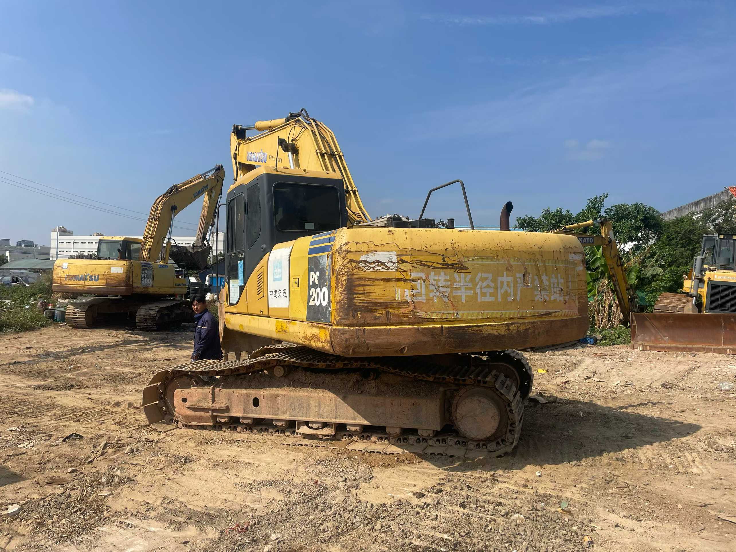 Buy Komatsu PW200-7 Used Excavator / 2 Used Komatsu PW200-7 Excavator 2016 Model / 2