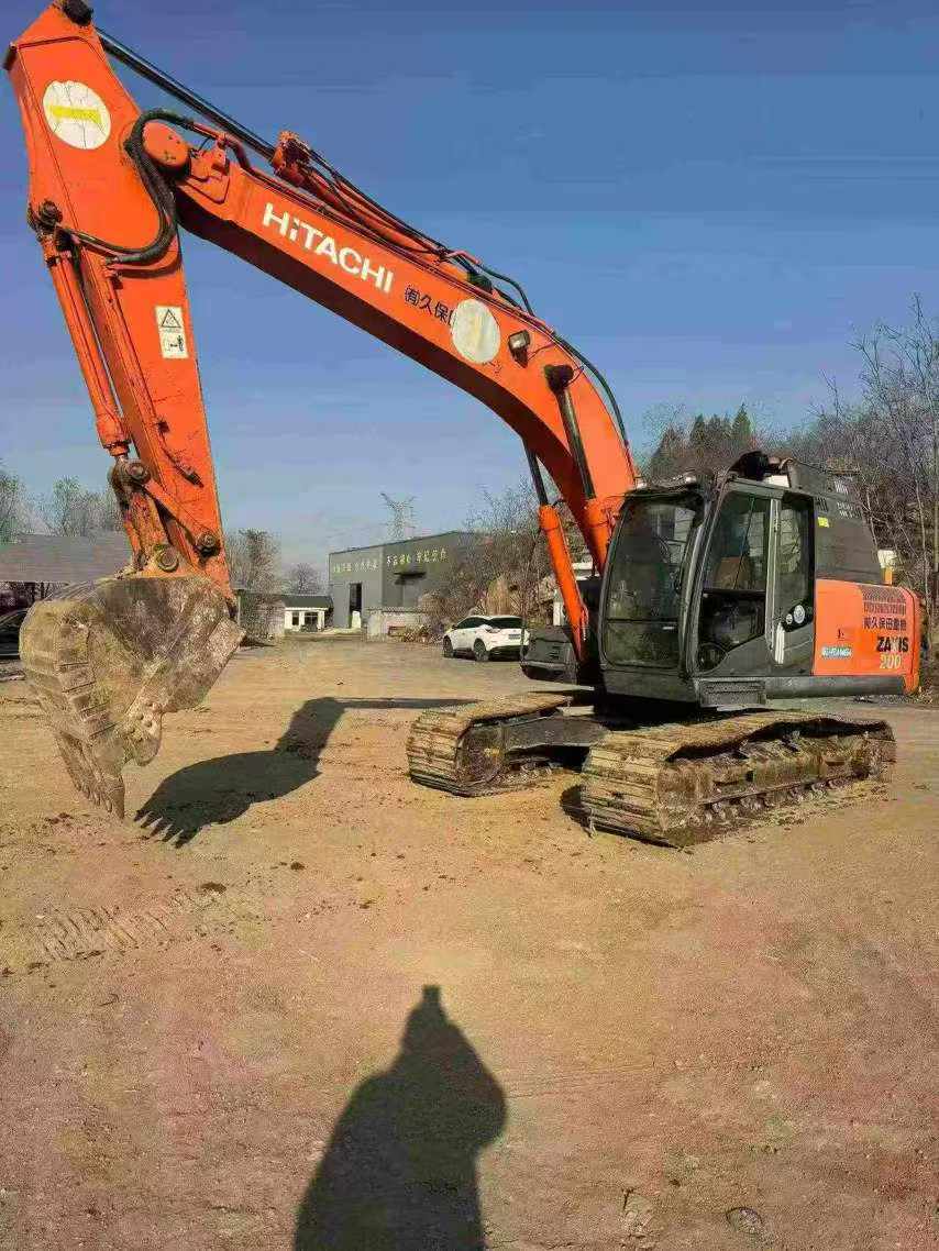 Buy Hitachi ZAXIS200 Used Excavator / 1