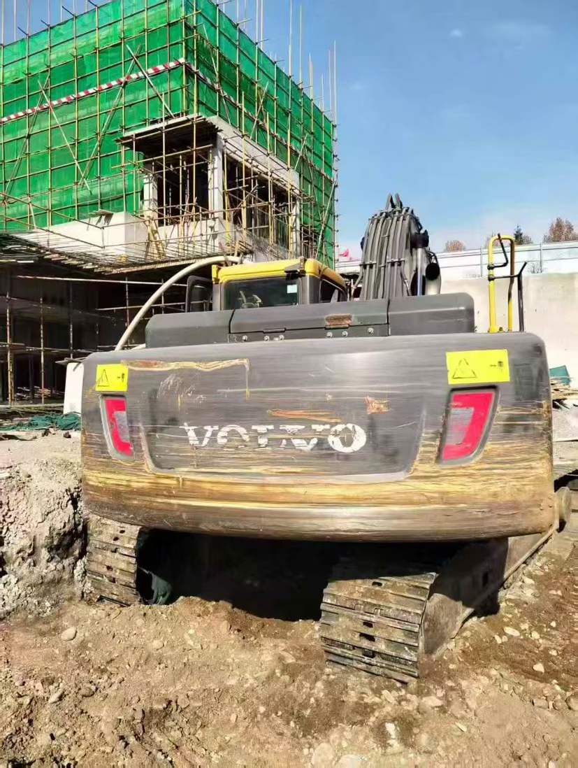 Buy Volvo EC200 Used Excavator / 1