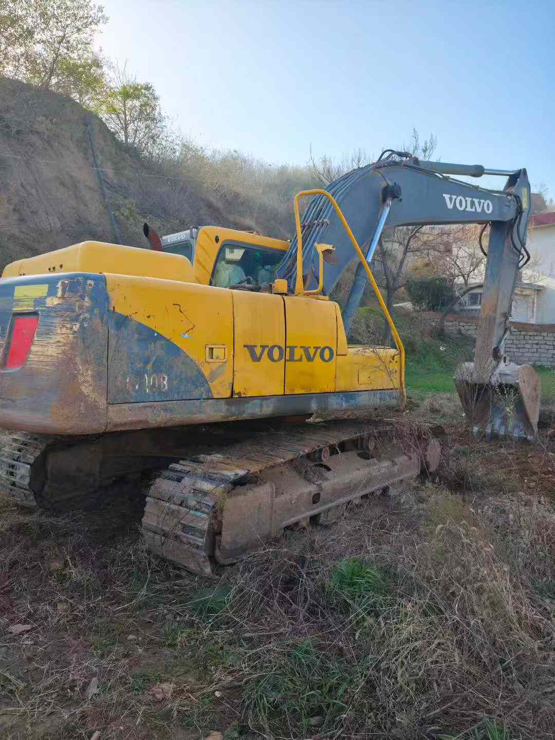 Buy Volvo EW210C Used Excavator / 2 Used Volvo EW210C Excavator 2011 Model / 2